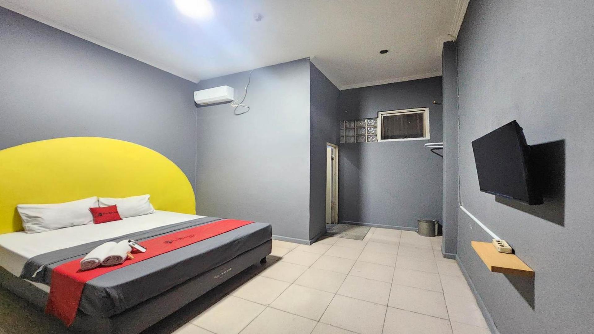 Hotel Bimo Sakti By San Джакарта Екстериор снимка