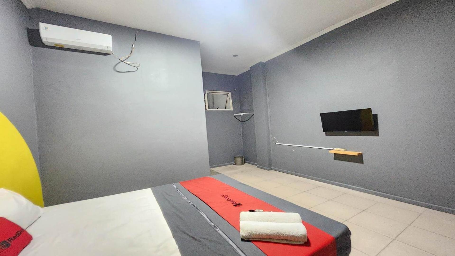 Hotel Bimo Sakti By San Джакарта Екстериор снимка
